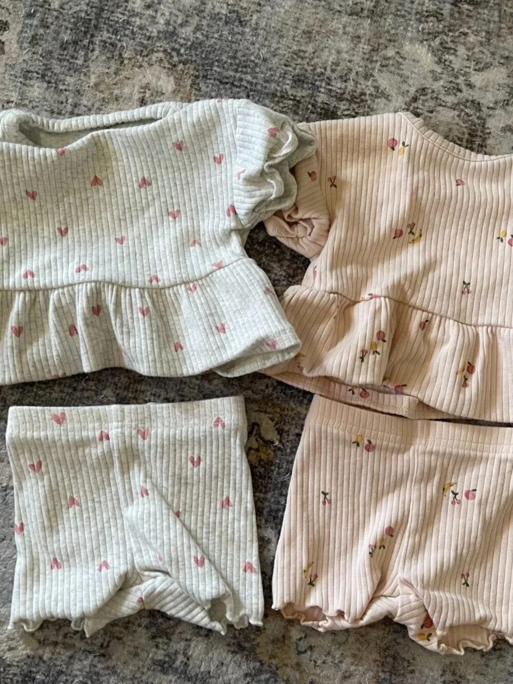 Carter's Girls 2pc Ribbed Fruit & Heart Top & Shorts Set Ruffle 0-3 Months EUC